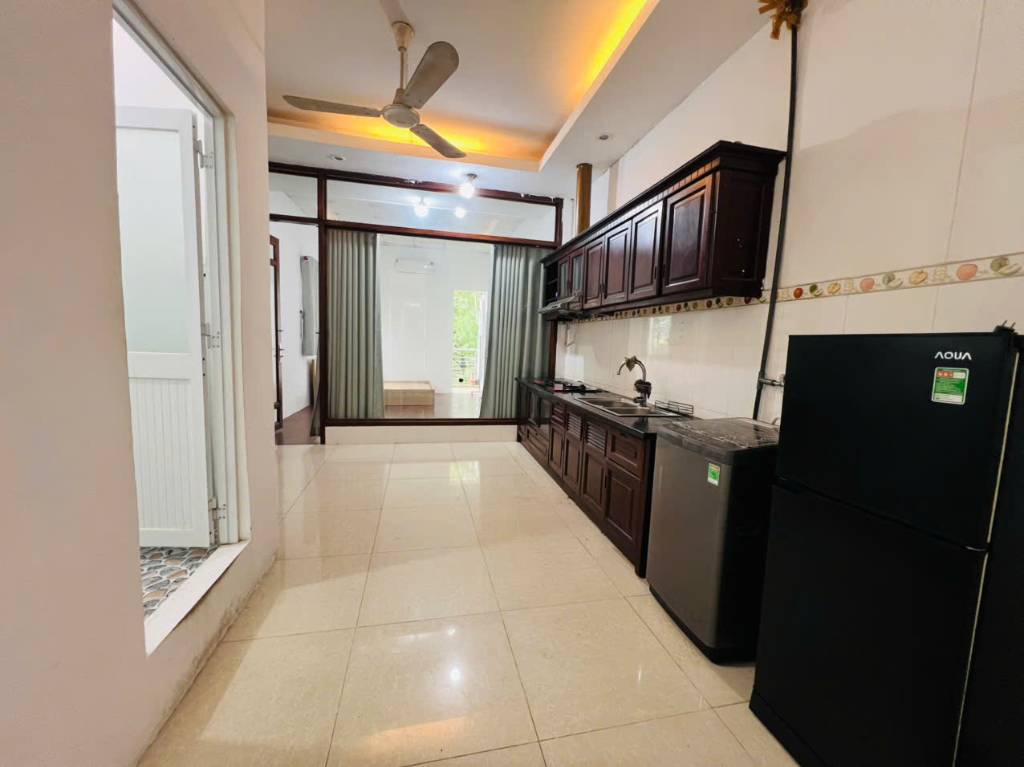 Phòng sát Công Thương, Tân Phú, 1 khách 1 ngủ ban công, cửa sổ trời tiện nghi, tủ lạnh máy giặt riêng