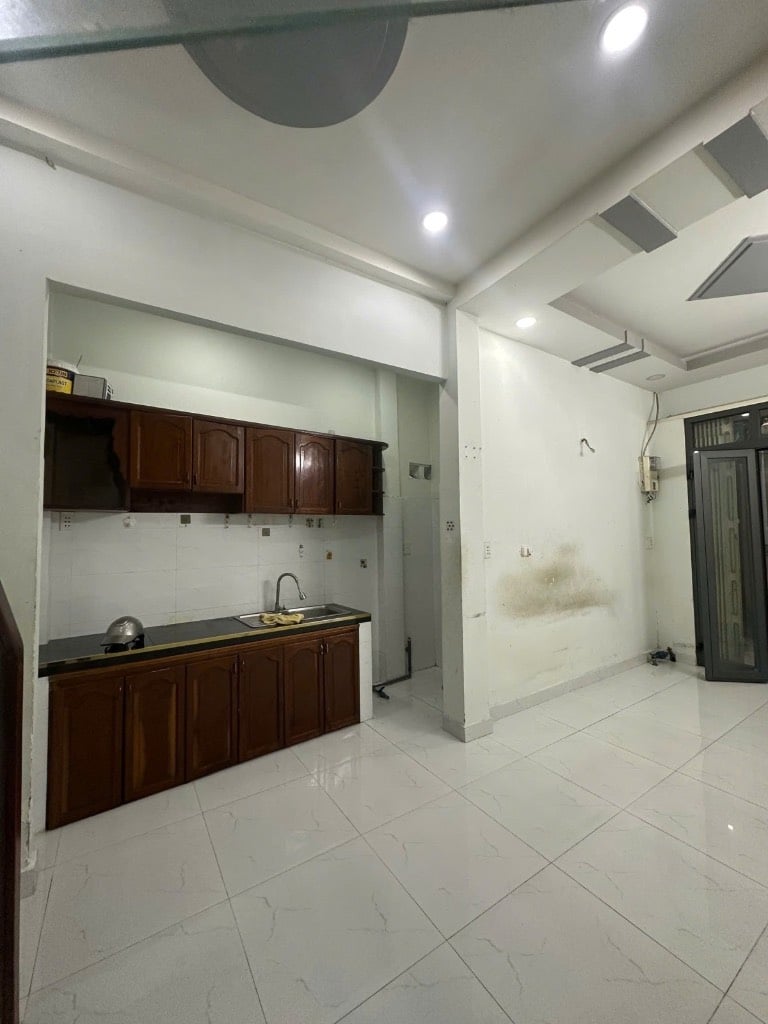 Bán nhà Vĩnh Viễn, Quận 10 - vài bước chân ra mặt tiền - giá 4,68 tỷ