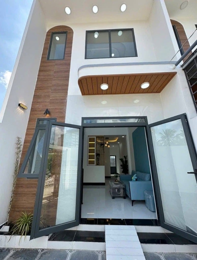 BÁN GẤP NHÀ PHỐ 1TRỆT 1LẦU CẦU TRÀM – CẦN ĐƯỚC LONG AN – 86m2 – GIÁ CHỈ 2 TỶ300 SHR