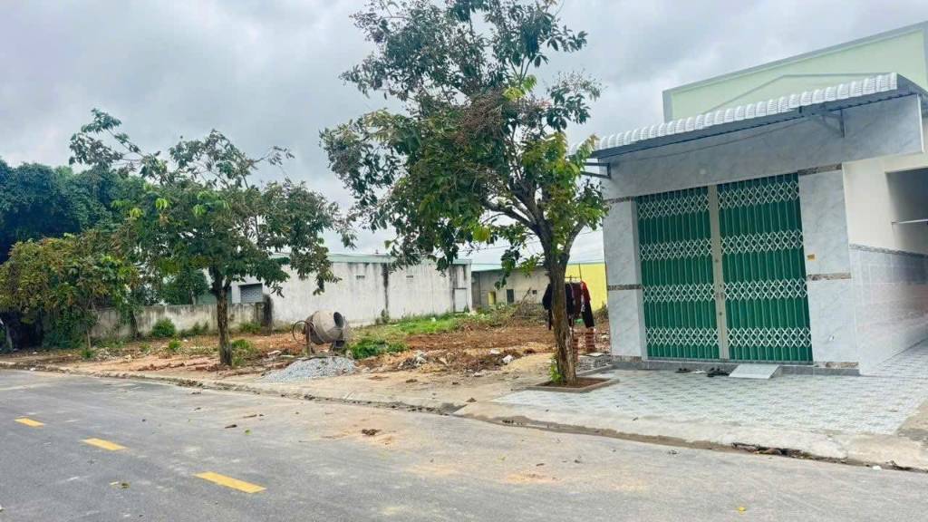 Siêu rẻ cho dãy trọ 1 tỷ 100 DT 150m2, gần KCN Việt Hương 2 đường An Tây, Bến Cát, Bình Dương