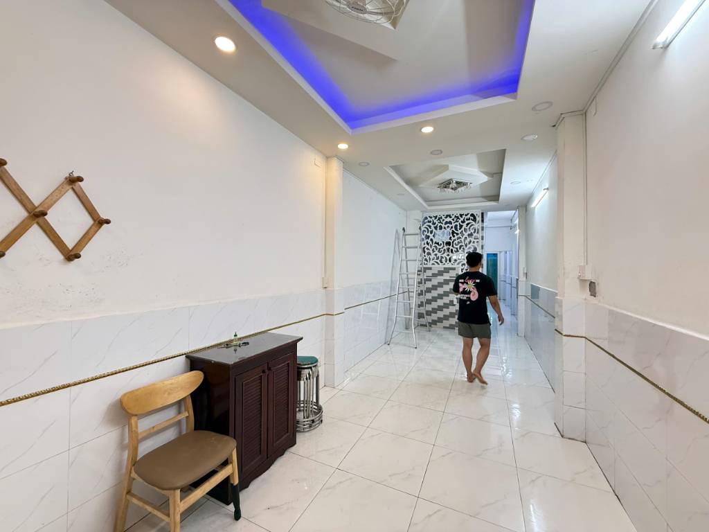 Bán nhà tại đường Cao Đạt Quận 5 diện tích( 3 x 16,6m) giá 9,7 tỷ