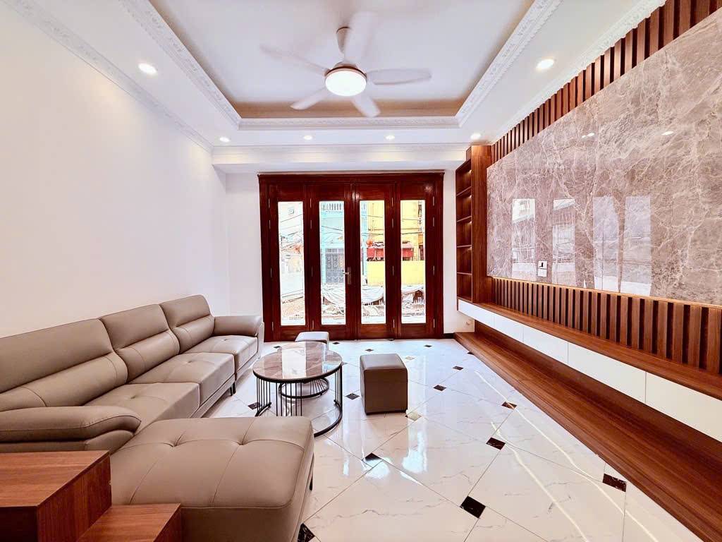 Đón Đầu Quy Hoạch - Gần Vành Đai 2.5 - 6 Tầng Mới Tinh Tươm- Full Nội Thất Xịn Xò