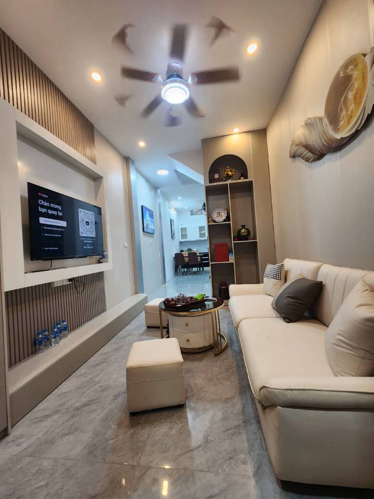 NHÀ ĐẸP VĂN CHƯƠNG 2 - TÔN ĐỨC THẮNG - ĐỐNG ĐA - DT 40 M2 - FULL NỘI THẤT - GIÁ CHỈ 7.8 TỶ