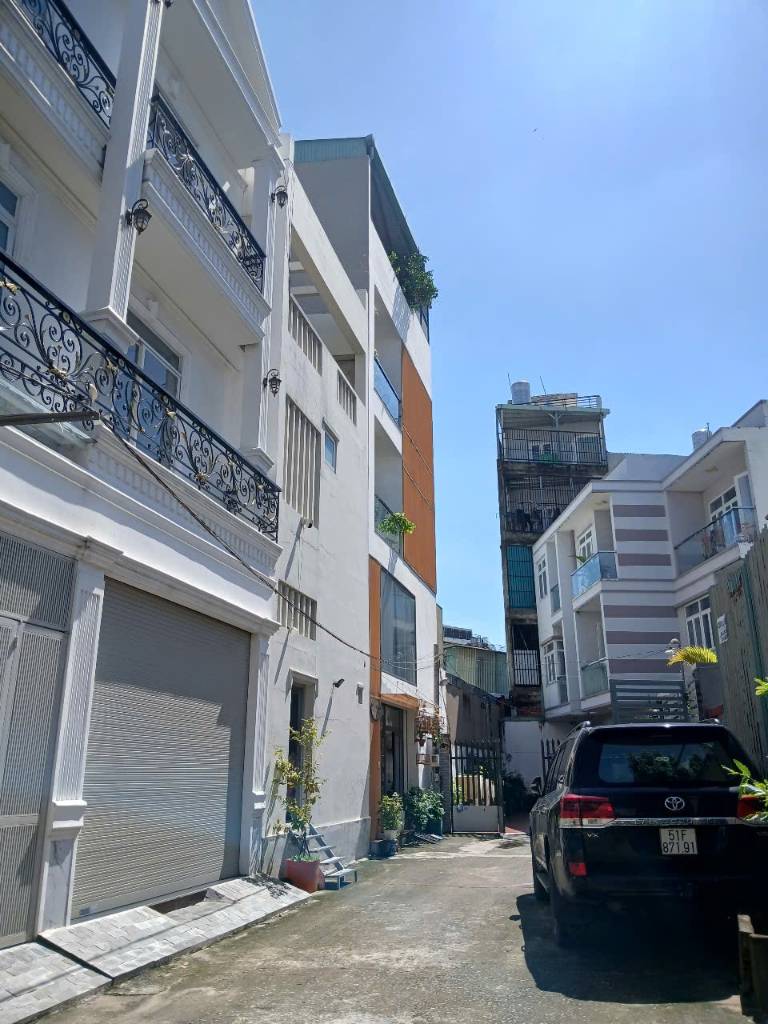 Bán nhà hẻm ô tô Phường Bình Trưng Tây, Quận 2( củ) Cách Lê Văn Thịnh 50m nhà 3 lầu ngang 6m giá TL