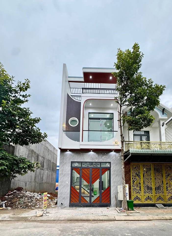 ĐẦU TƯ SINH LỜI! NHÀ SHR ĐÃ HOÀN CÔNG ĐẸP - CẦN ĐƯỚC, LONG AN, GIÁ CỰC TỐT CHỈ 2.48 TỶ
