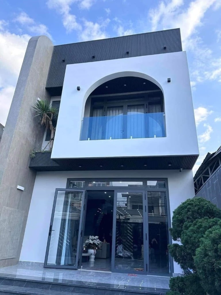 BÁN GẤP NHÀ NGAY KHU CÔNG NGHIỆP CẦU TRÀM – 99.3M² – GIÁ 2 TỶ4 SHR