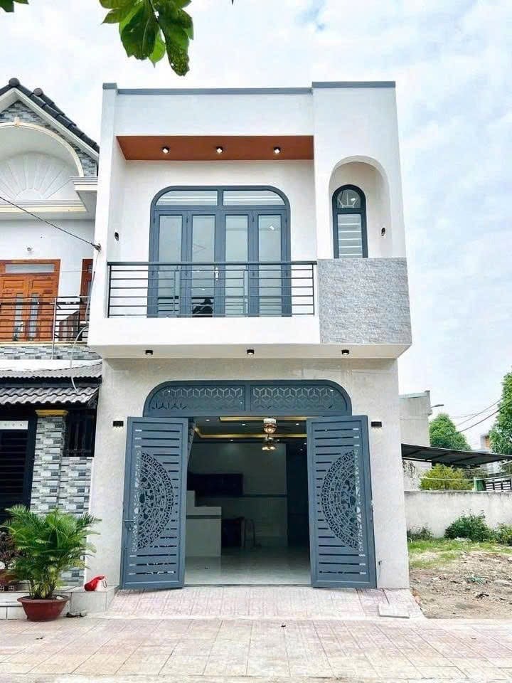 TIN NÓNG BÁN NHÀ GẦN CHỢ BÌNH CHÁNH – 99M² – GIÁ 2 TỶ4 SHR