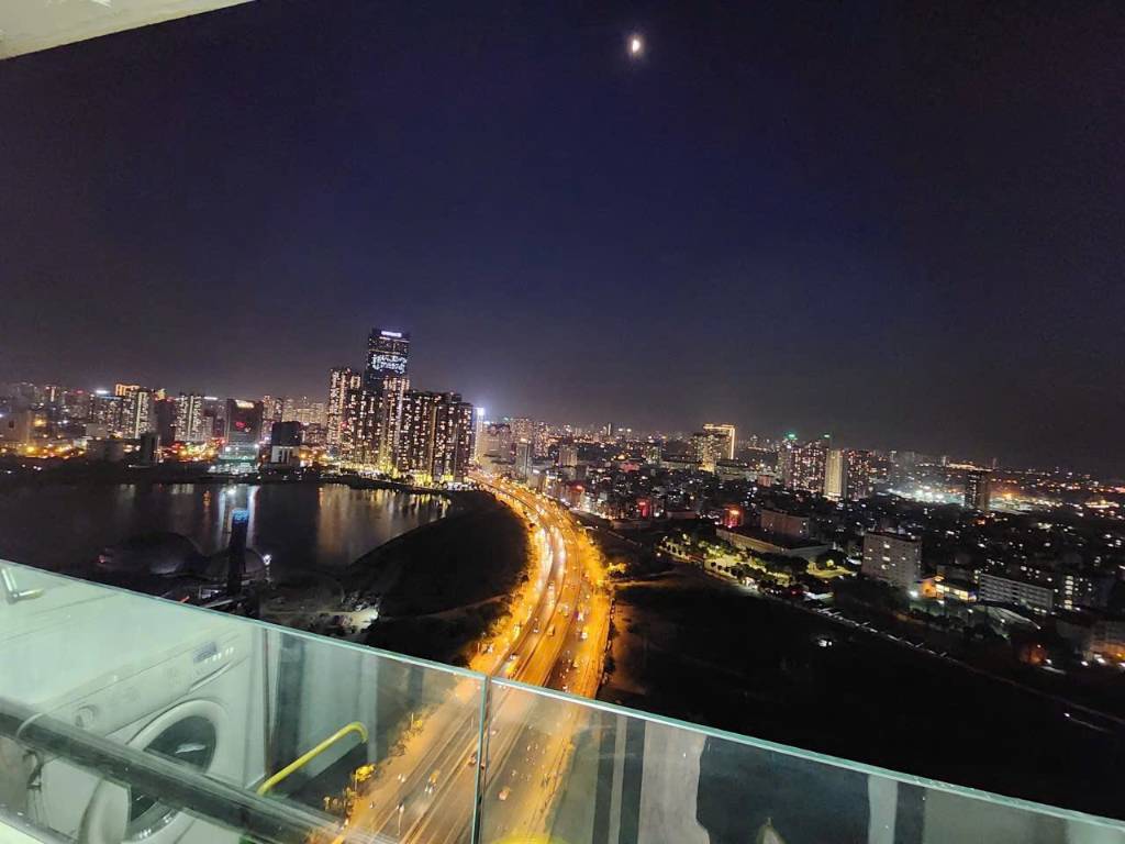 Bán căn hộ Flc Complex 36 Phạm Hùng, Nam Từ Liêm,  tầng cao view đẹp giá nhỉnh 5 tỷ, chủ bao thuế phí, sổ đỏ sẵn sàng sang tên