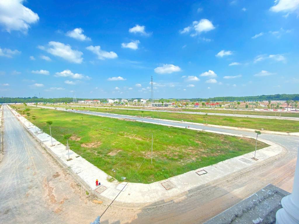Bán nhanh lô đất đối diện quảng trường công viên trong KĐT Alana