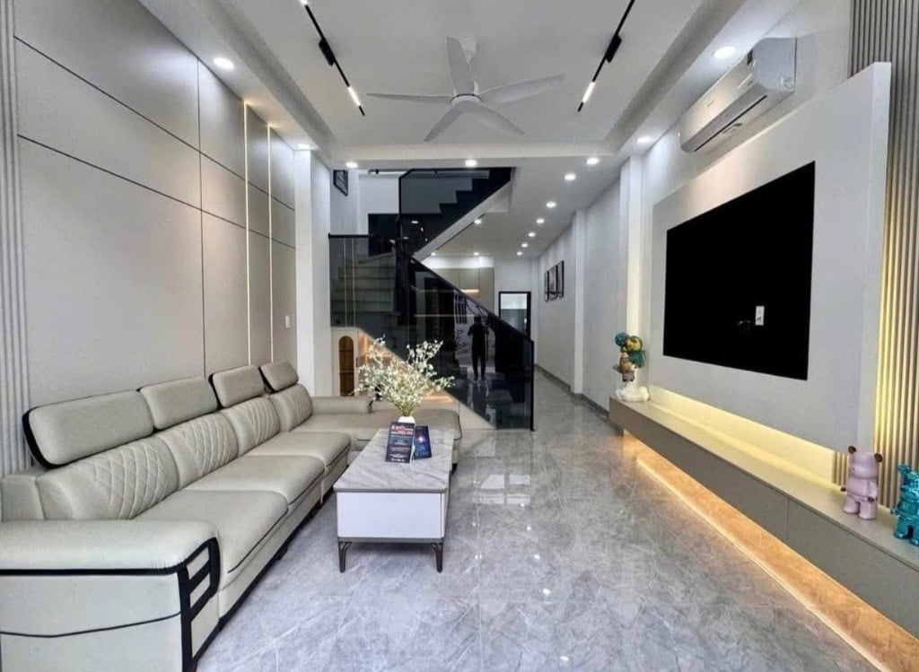 TIN NÓNG BÁN GẤP NHÀ PHỐ 87M² – GẦN CHỢ BÌNH CHÁNH – GIÁ CHỈ 2 TỶ300 SHR