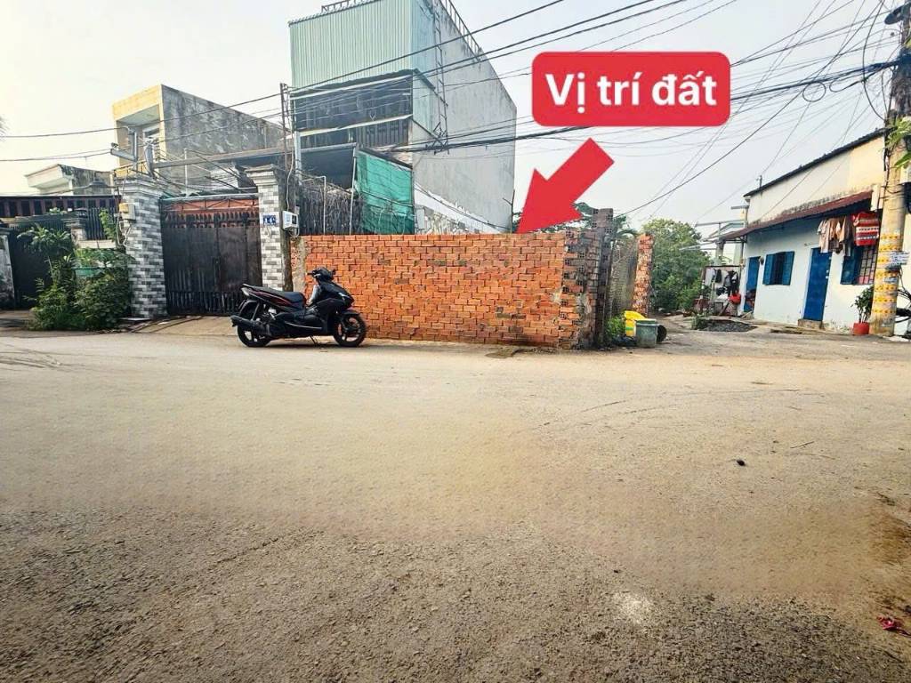 Bán lô đất góc 2 mặt tiền
Mặt tiền đường Nguyễn Xiển, P. Long Bình, Quận 9