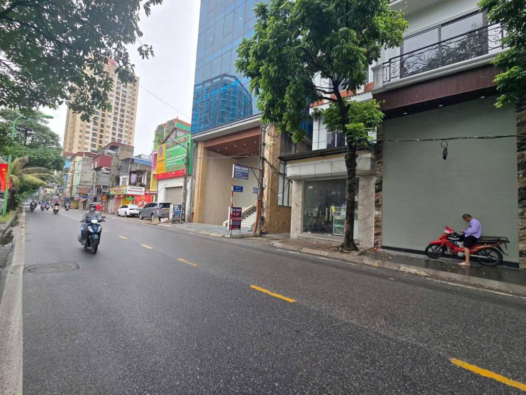 SIÊU MẶT PHỐ NGUYÊN KHUYẾN, KINH DOANH ĐỈNH, GIÁ RẺ HƠN TRONG NGÕ LÔ GÓC TRƯỚC NHÀ RỘNG THÊNH THANG