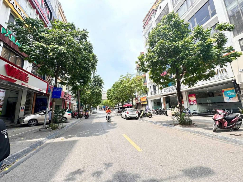 SIÊU PHẨM BUILDING TÂY HỒ DÒNG TIỀN
THANG MÁY MẶT PHỐ MẶT TIỀN KHỦNG HẦM GARA TOÀ VÍP ĐẲNG CẤP NHẤT
