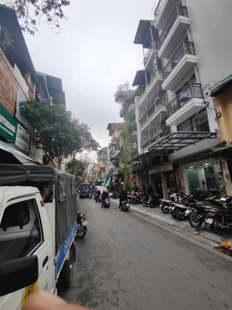 MẶT PHỐ HIẾM -NGAY NGÃ TƯ MẶT PHỐ HÀNG CÁ- SỔ ĐỎ HOA HẬU - THỬA ĐẤT NỞ HẬU - CỰC HÚT TÀI LỘC