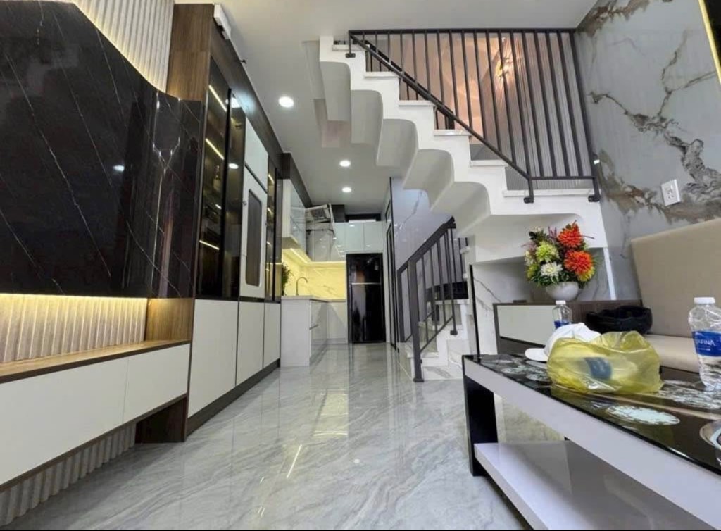 NHÀ PHỐ 102M² – GẦN UBND XÃ RẠCH KIẾN – GIÁ 2 TỶ500 SHR