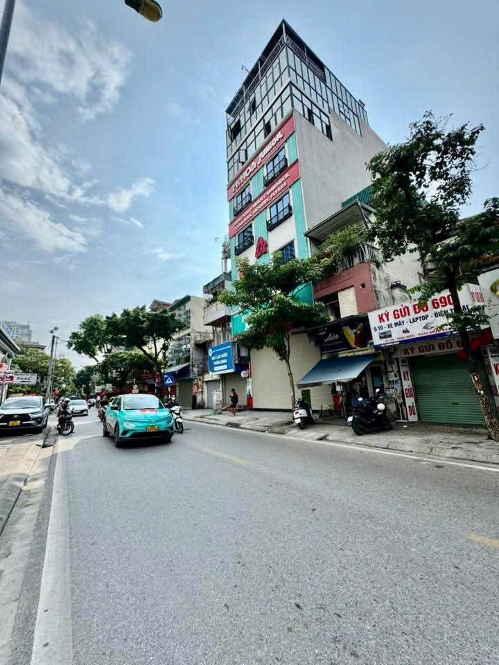 Bán nhà mặt tiền Trương Định, Kinh doanh đỉnh cao, Vị trí siêu đỉnh thoáng vỉa hè rộng kinh doanh tấp nập
