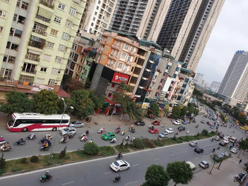 TÒA VĂN PHÒNG 1 MẶT PHỐ - 2 MẶT NGÕ 3 MẶT THOÁNG NGỰ NGAY PHẠM VĂN ĐỒNG, CẦU GIẤY