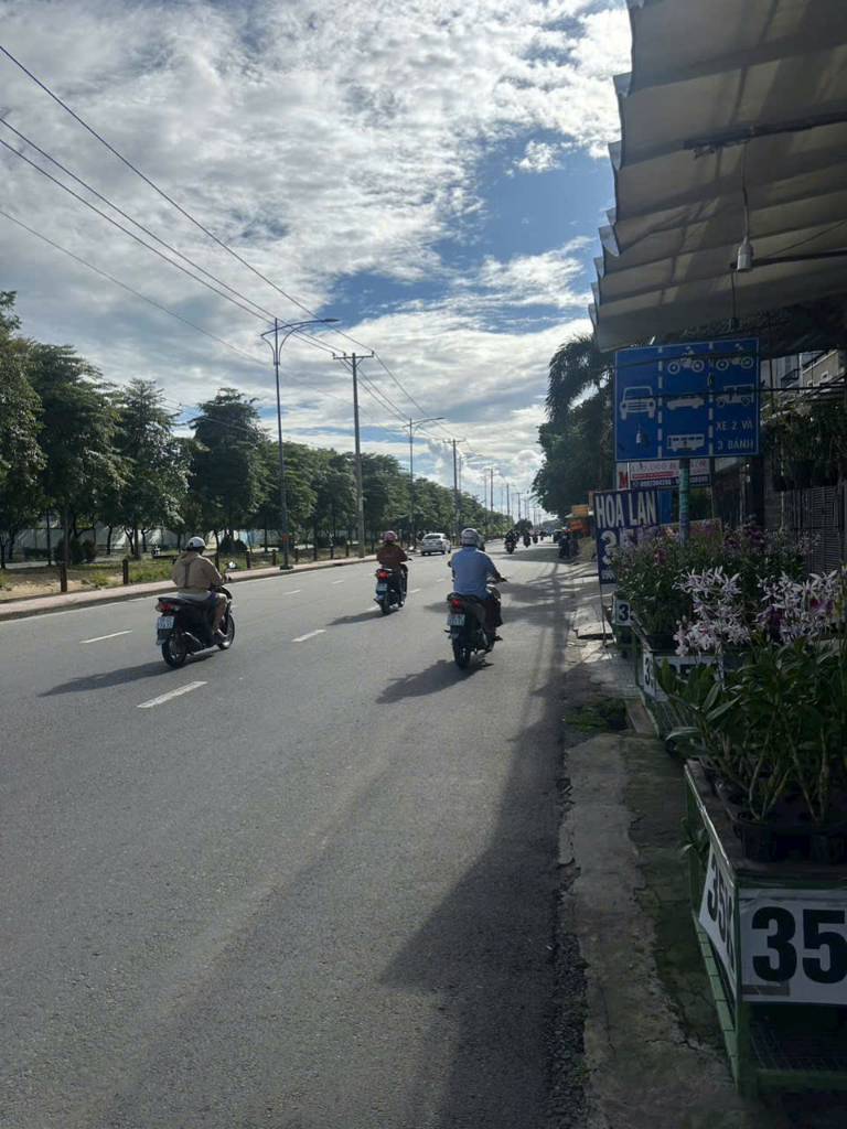 Bán nhà mặt tiền Trần Văn Giàu Khu Dân Cư cao cấp Tên Lửa, đối diện PouYuen , chỉ 11,5 tỷ TL