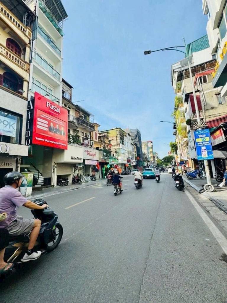 BÁN NHÀ MẶT TIỀN TÔN ĐỨC THẮNG, HẠ NHANH KHÔNG PHANH, VỊ TRÍ SIÊU ĐỈNH, SỔ VUÔNG ĐẸP