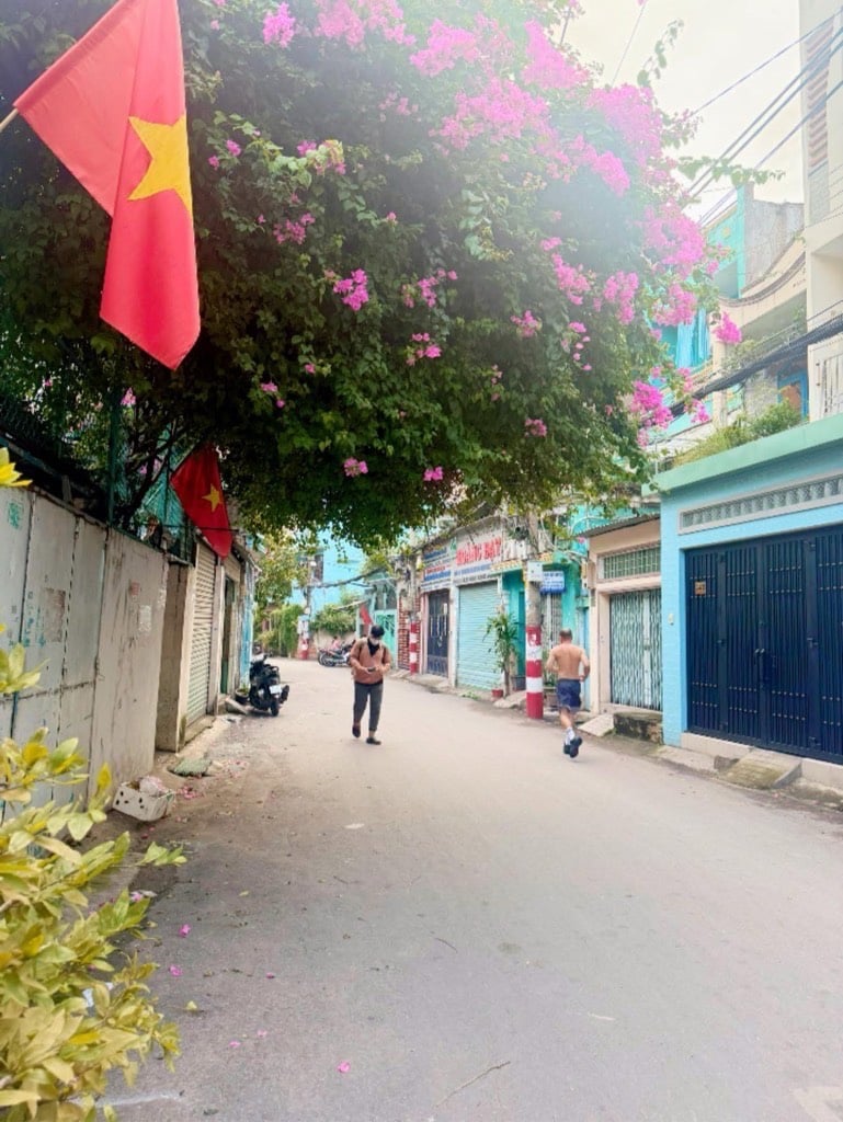 Bán Nhà HXH Tránh Âu Cơ - Tân Bình - Xe Hơi Ngủ Trong Nhà