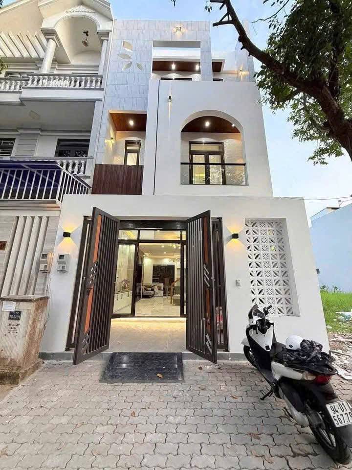 GIÁ TỐT 2 TỶ 3 – 99,3M² – KIẾN TRÚC SANG TRỌNG, SHR, MT 6M RỘNG RÃI.
