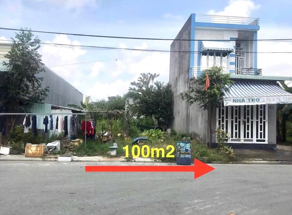 Bán gấp đất gần chợ Bến Cát, Bình Dương, 100m2, cặp sát QL13
