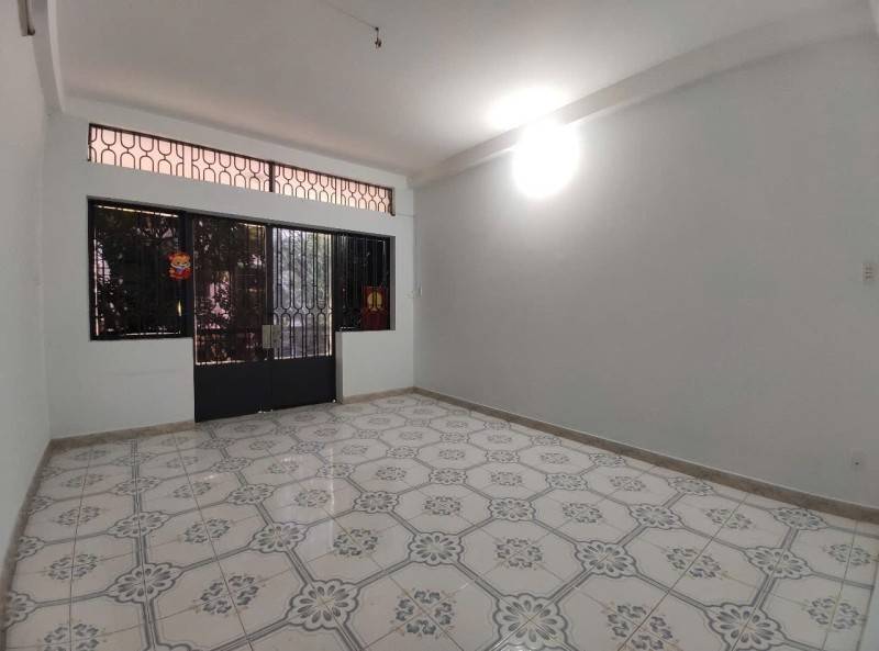 Nhà mặt tiền Lê Niệm Tân Phú, 70m², 3 tầng, 5PN, khu Họ Lê an ninh