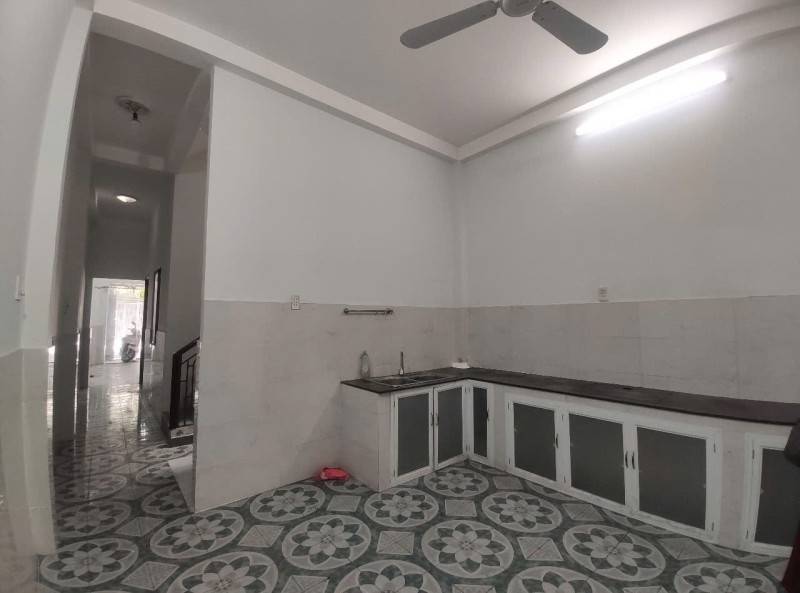Nhà mặt tiền Lê Niệm Tân Phú, 70m², 3 tầng, 5PN, khu Họ Lê an ninh