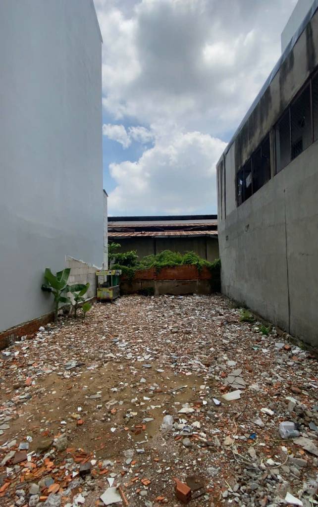 Bán nhà Bùi Văn Ba (hẻm 5m, full thổ 122m2), xây dựng cao tầng, pháp lý sạch
