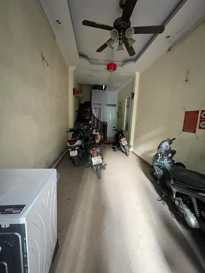 Bán siêu phẩm nhà ngõ 43 Trung Kính, 42m², 4 tầng, mặt tiền 3.5m, giá chỉ 9.2 tỷ