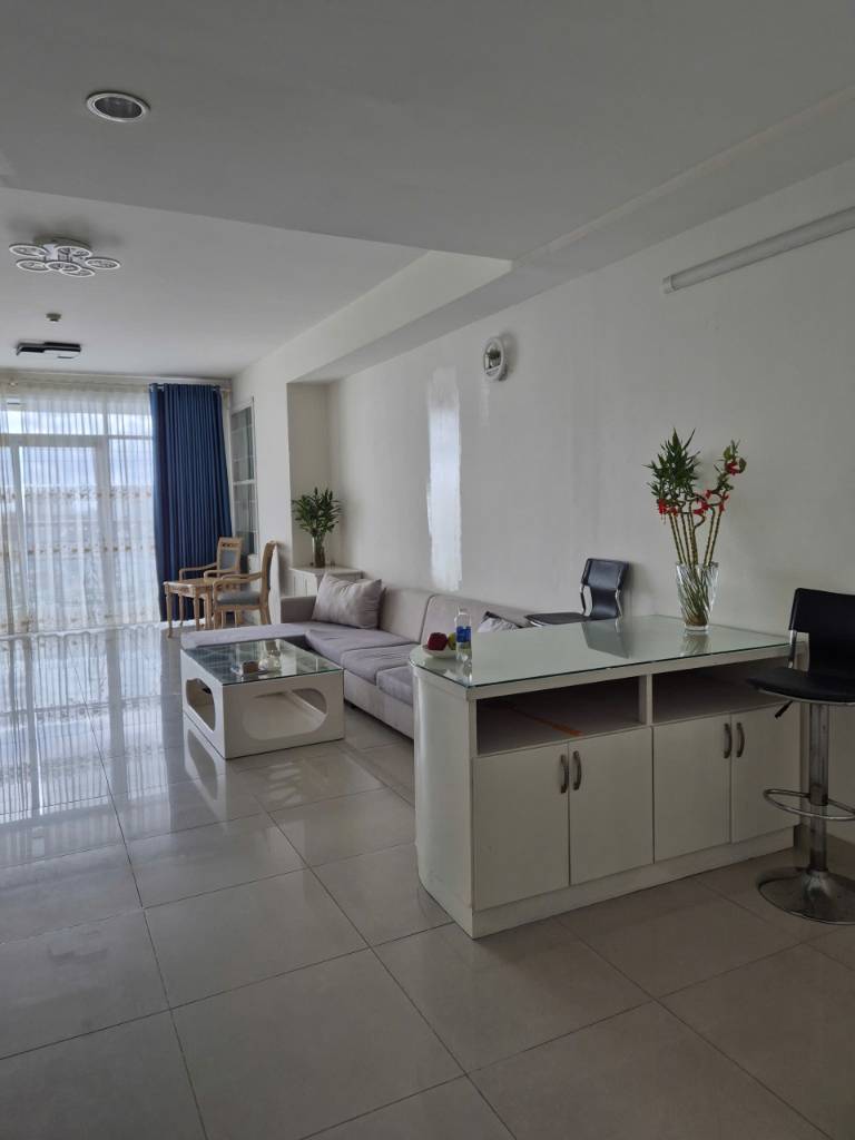 Cho thuê căn hộ Satra Eximland, Phú Nhuận, 3 Phòng Ngủ, Nội thất đầy đủ, Giá 25 triệu ở ngay