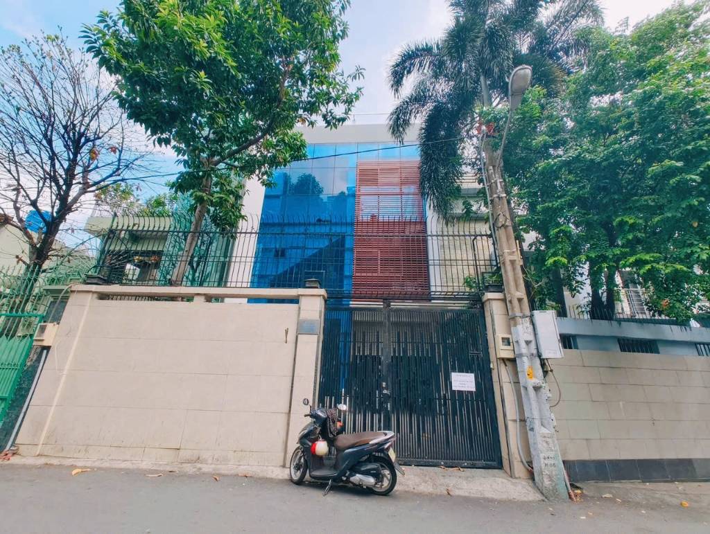 CHO THUÊ TÒA NHÀ 11 HOÀNG DIỆU, PHÚ NHUẬN – MẶT TIỀN 9M – GIÁ TỐT 150 TR/THÁNG