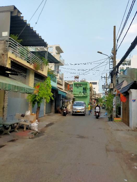 (BÌNH TÂN) NHÀ 3 TẦNG - GẦN CHỢ BÌNH TRỊ ĐÔNG - HẺM OTO THÔNG - MẶT TIỀN 6M2 - GIÁ CHỈ 8.X TỶ