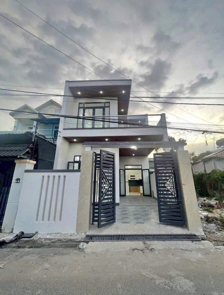 TIN NÓNG BÁN GẤP NHÀ PHỐ HIỆN ĐẠI GẦN CHỢ BÌNH CHÁNH – CẦN ĐƯỚC LONG AN – 93m² – GIÁ CHỈ 2 TỶ350 SHR