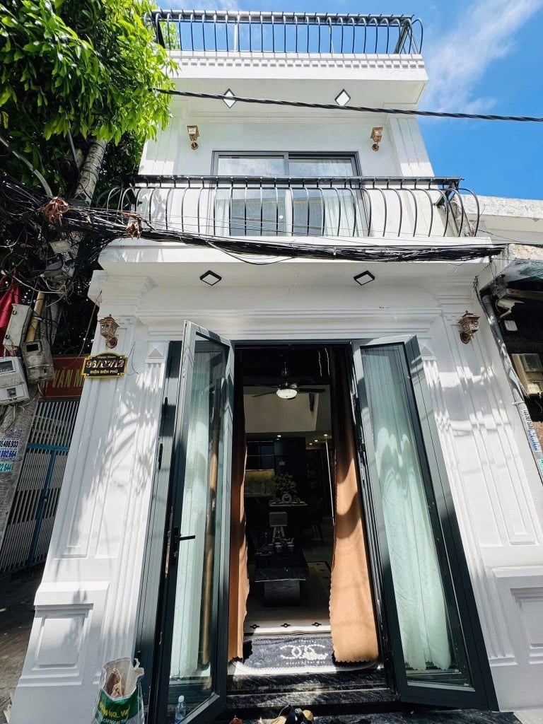 BÁN NHÀ PHỐ ĐẸP GẦN UBND XÃ RẠCH KIẾN – CẦN ĐƯỚC LONG AN – 99.3m² – GIÁ CHỈ 2 TỶ380 SHR