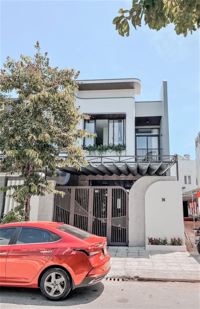 TIN NÓNG CẦN BÁN NHÀ PHỐ ĐẸP GẦN CHỢ BÌNH CHÁNH – LONG AN – 103m² – GIÁ CHỈ 2 TỶ400 SHR