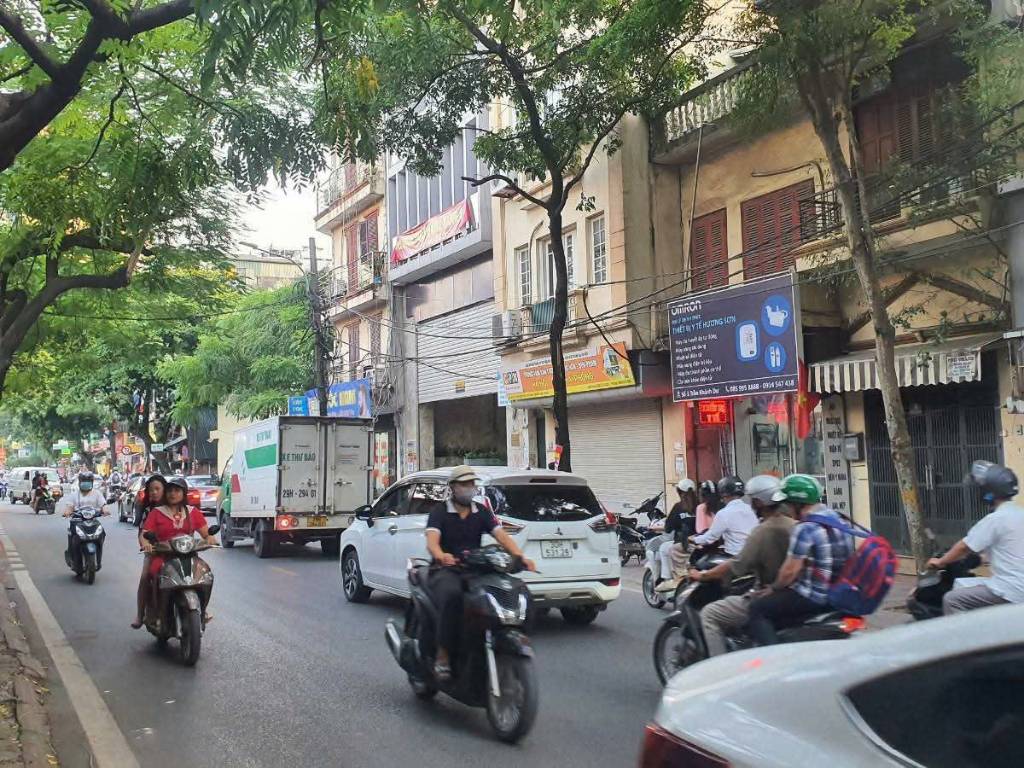 MẶT PHỐ ĐÔNG CÁC, HOÀNG CẦU TRUNG TÂM ĐỐNG ĐA, NGAY NGÃ 6 Ô CHỢ DỪA, KD BUÔN BÁN SẦM UẤT