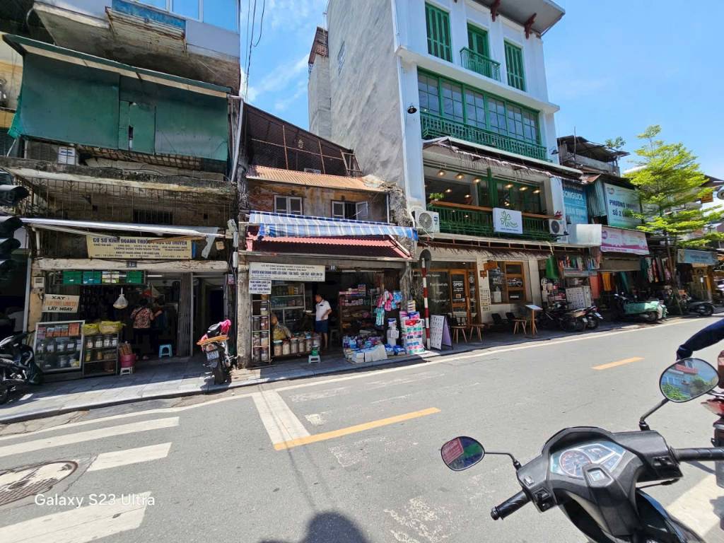 SIÊU MẶT PHỐ TRUNG KÍNH VIP LẮM KHÁCH,VỊ TRÍ ĐẸP, HIẾM NHÀ BÁN, SỔ VUÔNG NỞ HẬU PHONG THỦY ĐẸP