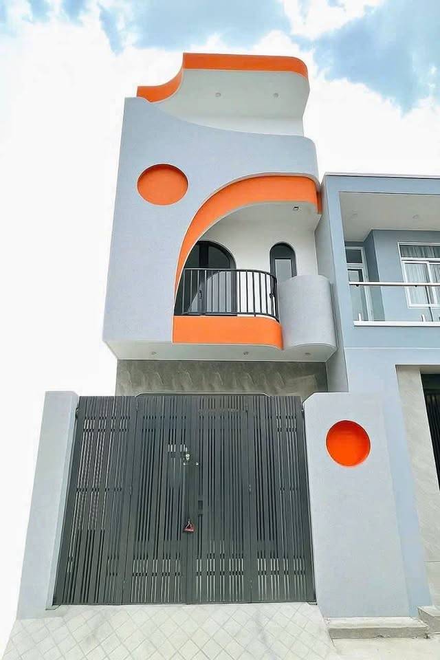 TỔ ẤM LÝ TƯỞNG! NHÀ PHỐ RẠCH KIẾN TIỆN NGHI HIỆN ĐẠI - GIÁ CHỈ 2.62 TỶ