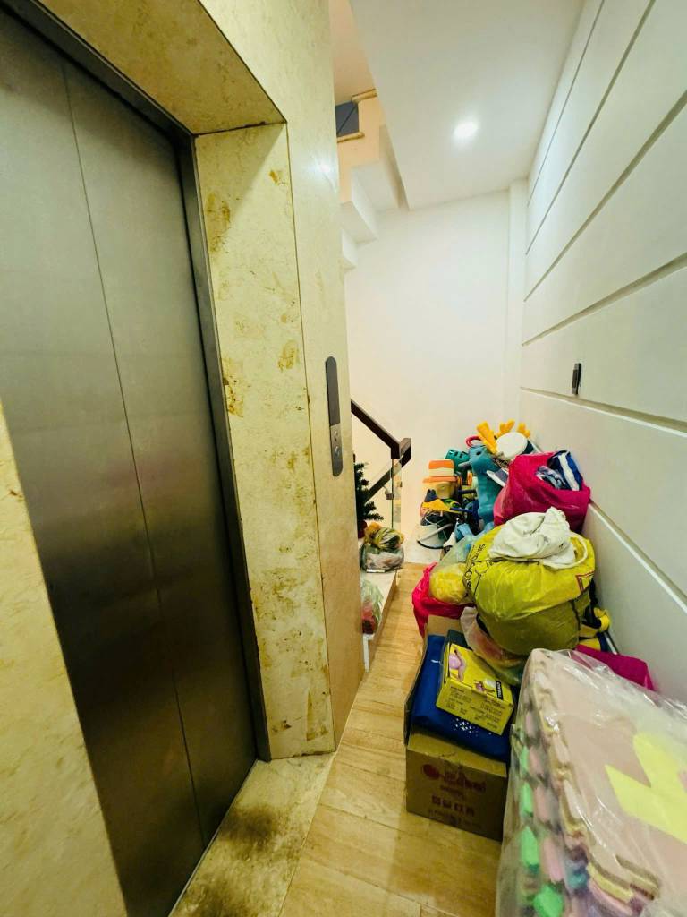 Bán Nhà 5 Tầng Đường Cách Mạng Tháng 8, Quận 3, Diện Tích (3,1 X 10,4m) Giá 8,9 Tỷ