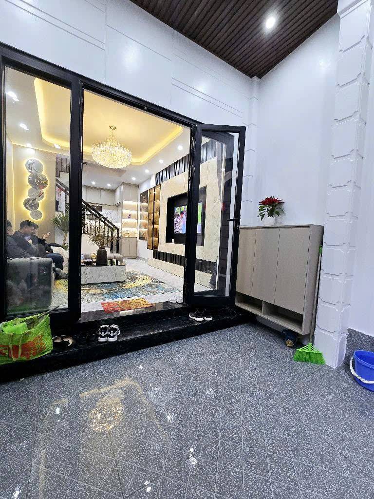Bán Nhà Phân Lô Thanh Xuân - Nhà 5 Tầng Nội Thất Đẹp, Giá Chỉ 7.56 Tỷ, Sổ Đỏ Chính Chủ