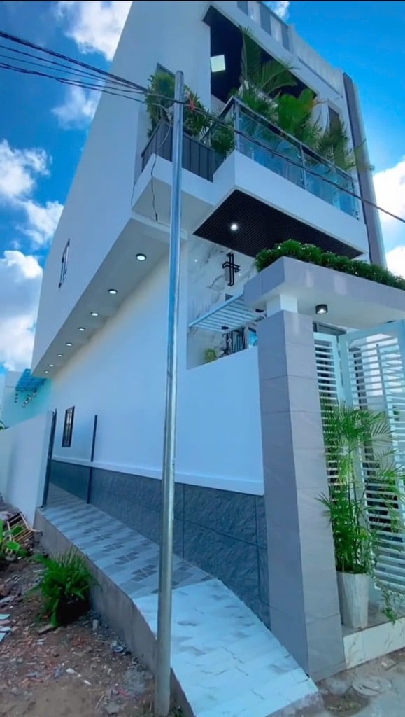 BÁN GẤP NHÀ + 3 PHÒNG TRỌ 204M² NGAY ĐINH ĐỨC THIỆN – GIÁ CHỈ 2,21 TỶ