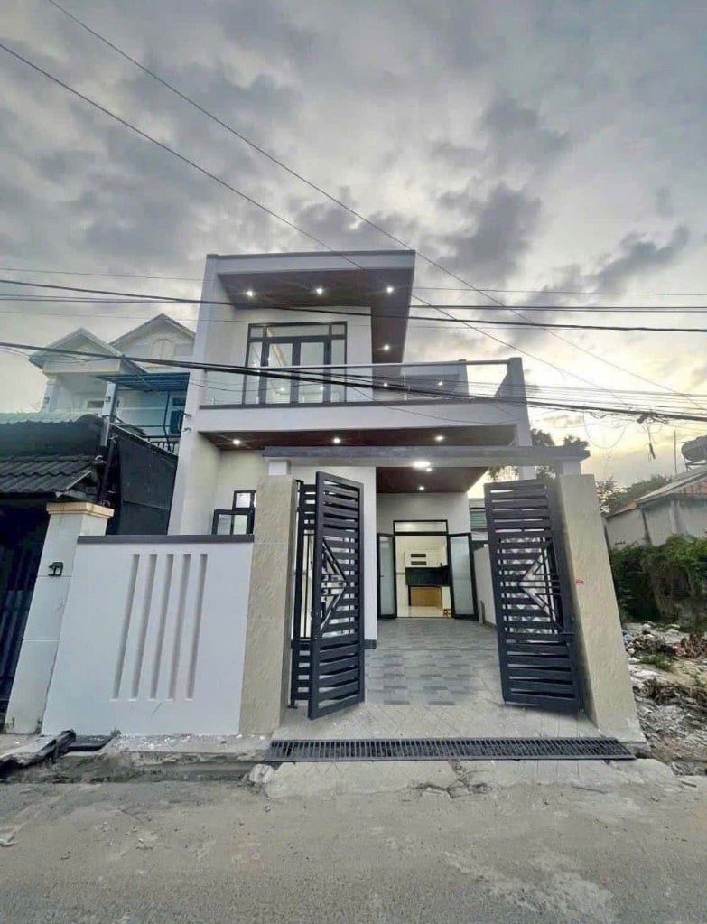 TIN NÓNG – BÁN NHÀ 99M² – GIÁ 2 TỶ 350 – GẦN CHỢ BÌNH CHÁNH