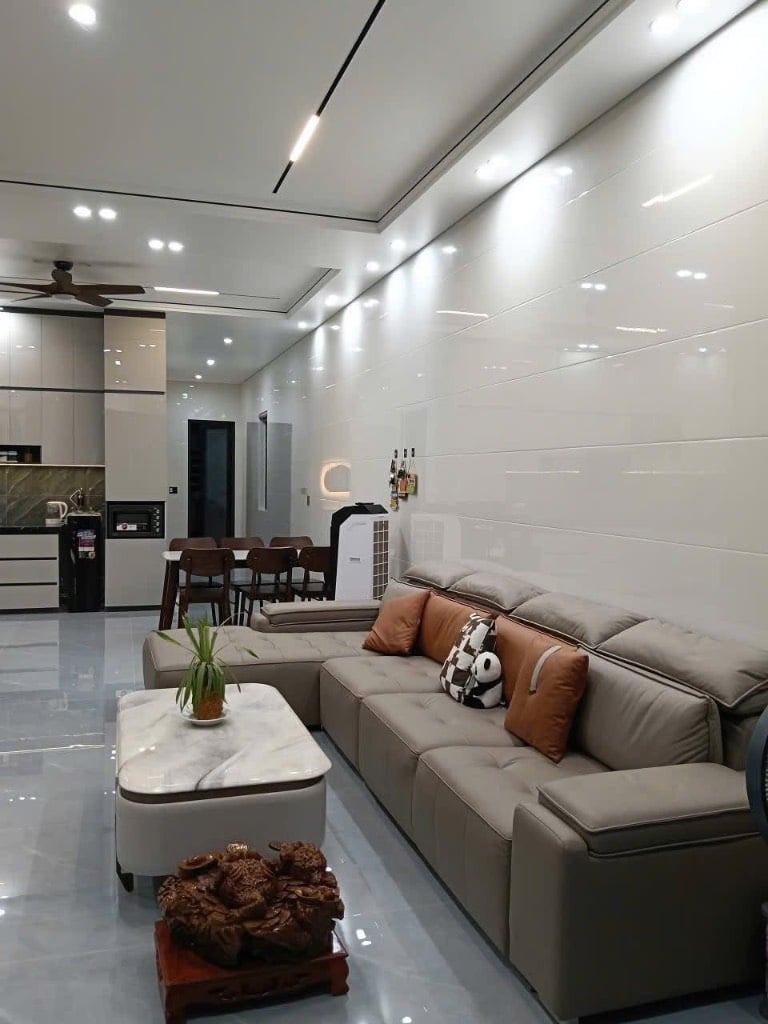 BÁN GẤP NHÀ 102M² – GIÁ 2 TỶ 370 – GẦN UBND XÃ RẠCH KIẾN