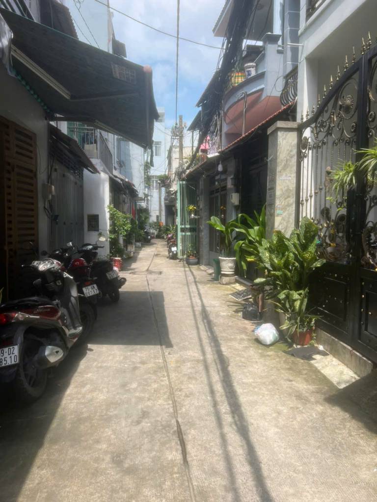 Bán Gấp Nhà Đẹp Hẻm Lũy Bán Bích P.Tân Thành Quận Tân Phú