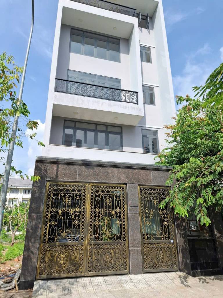 Bán nhà KDC Cát Lái, Quận 2( cũ)  nhà 5 tầng, thang máy, mặt tiền đường 12m, ngang 7m