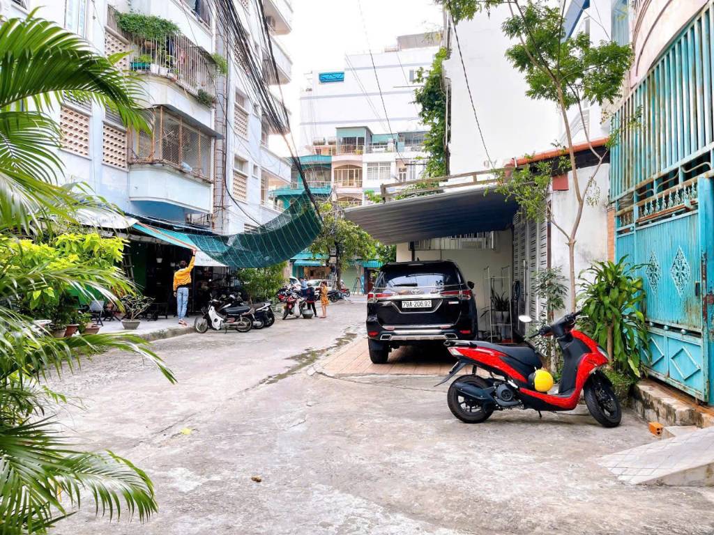 Nhà 2 tầng Nguyễn Thiện Thuật - cách biển Trần Phú 300m - Hẻm ô tô thông
