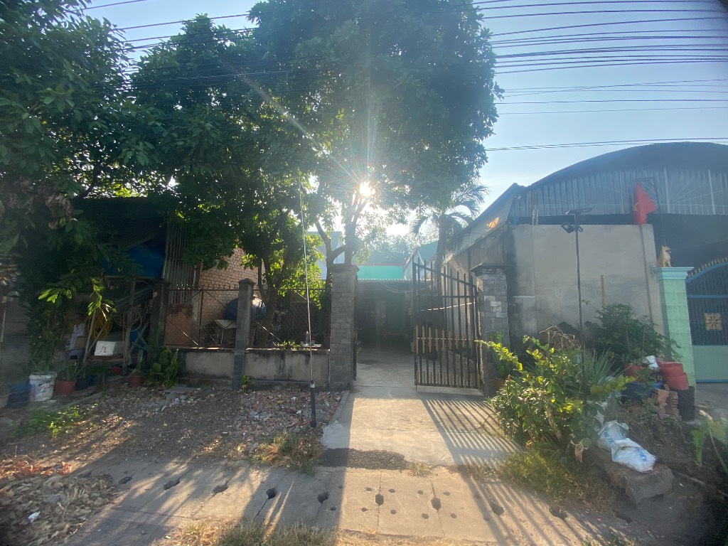 Bán nhà cấp 4 MT đường Nguyễn Văn Thành (ĐT741), đất full thổ cư