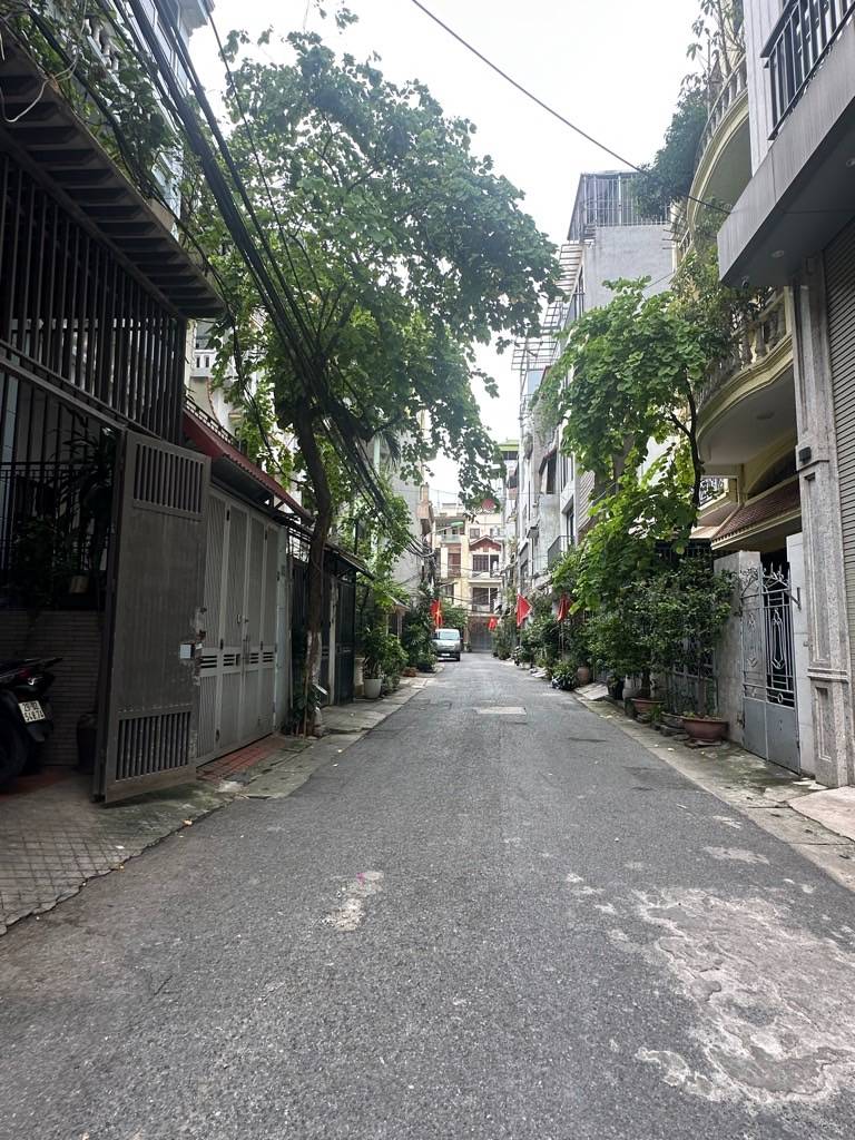 Bán Nhà Mặt Phố Yên Lạc, Hai Bà Trưng – 90m2 – Tặng Nhà – Ô Tô Tránh – Kinh Doanh Sầm Uất