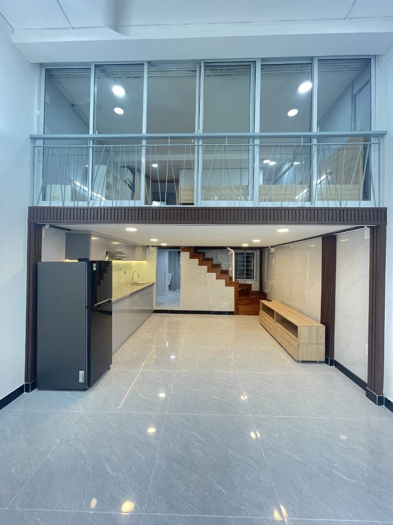 CC 681 NGUYỄN TRÃI LẦU 1 SHR 80M BAN CÔNG VIEW NGUYỄN TRÃI GIÁ 2,75TỶ